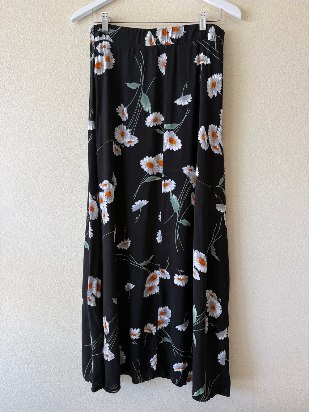 Brandy Melville Daisy Print Maxi Midi Skirt - Picture 2 of 11